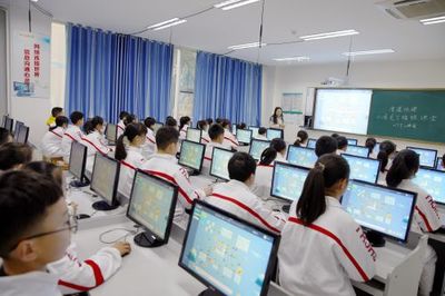 網(wǎng)易公益“一塊屏”點(diǎn)亮巫山 智慧教育成果惠及萬名中小學(xué)生